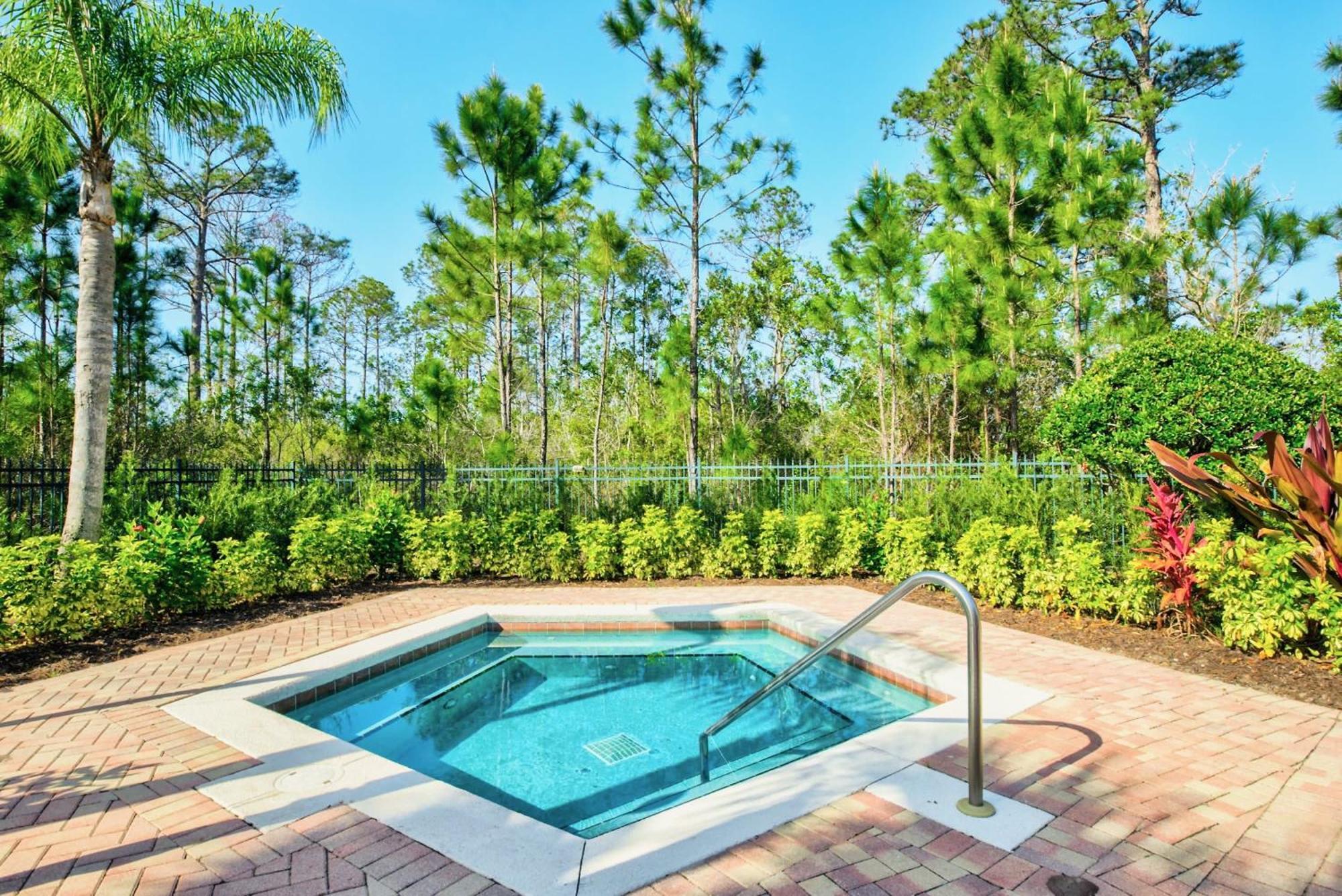 Near - 2br Unit - Pool And Hot Tub * Orlando