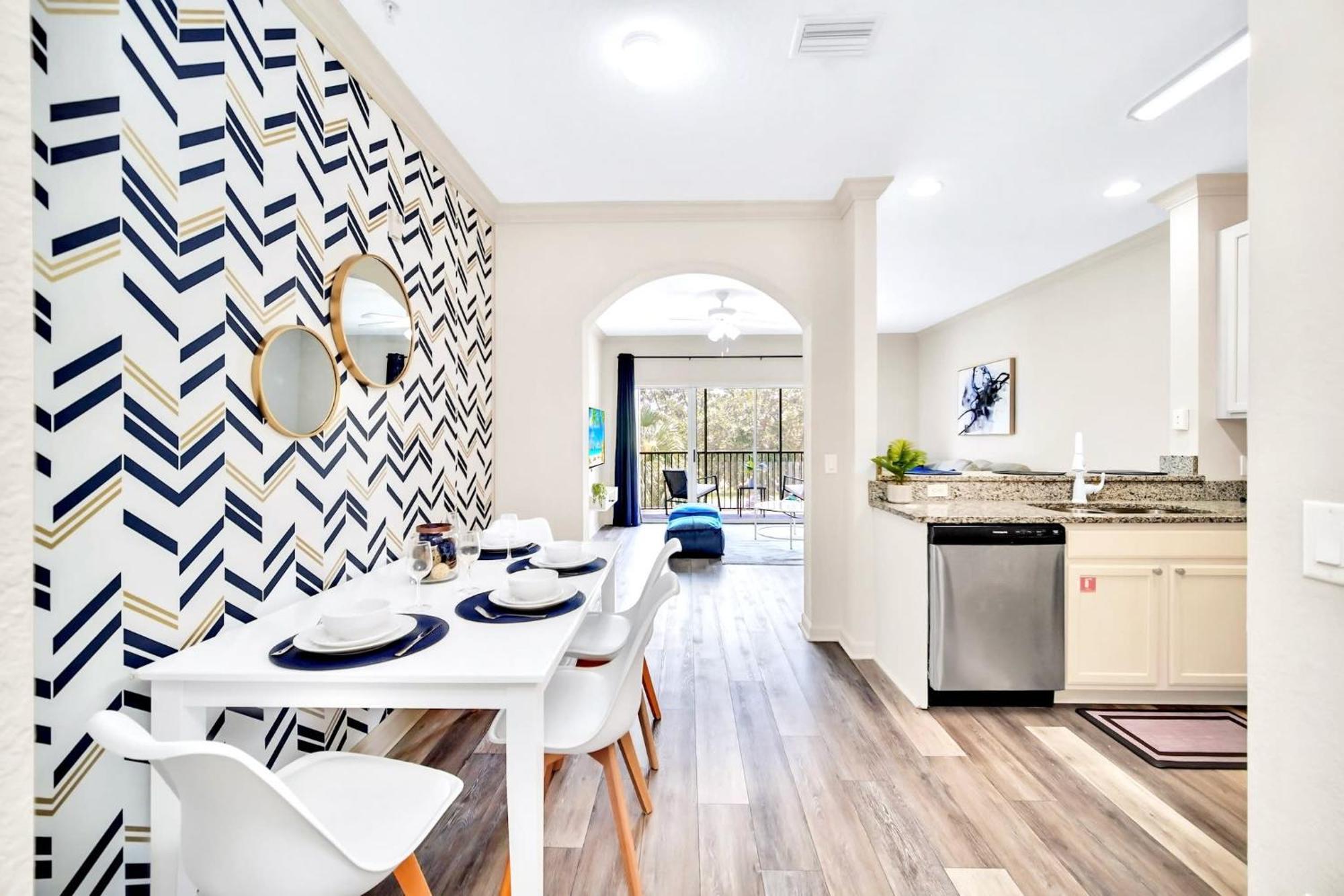 Holiday home Near - 2br Unit - Pool And Hot Tub