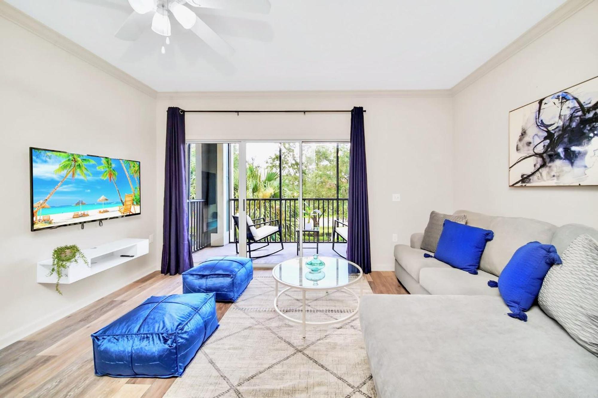 Near - 2br Unit - Pool And Hot Tub Holiday home *