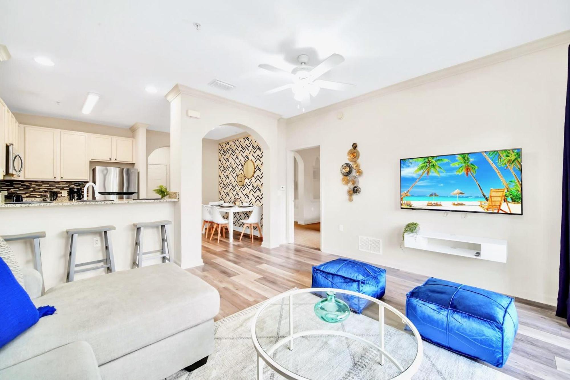 Near - 2br Unit - Pool And Hot Tub Holiday home *