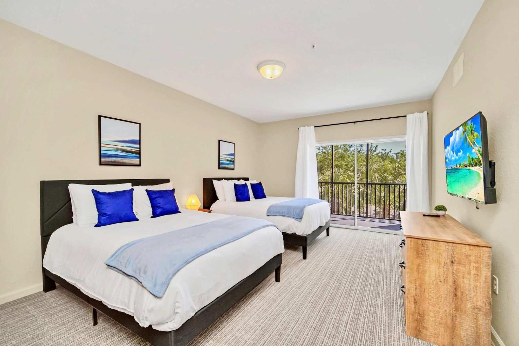 Near - 2br Unit - Pool And Hot Tub *